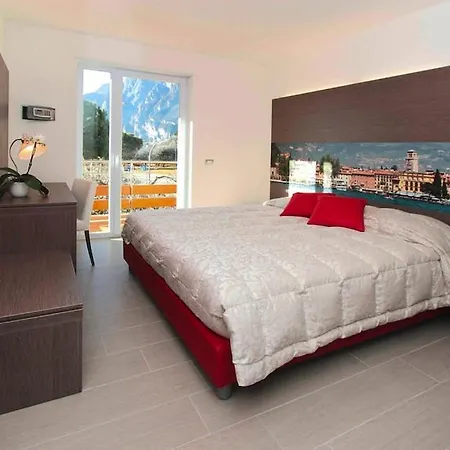 Residence Rivachiara, Riva Del Garda Apartment *